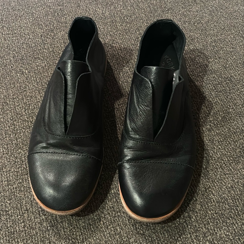 Kork Ease. Black. Size 7. Like new